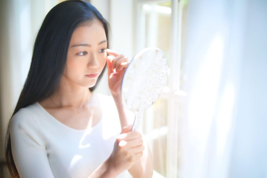 目を閉じたときに二重整形だとバレてしまう3つの原因